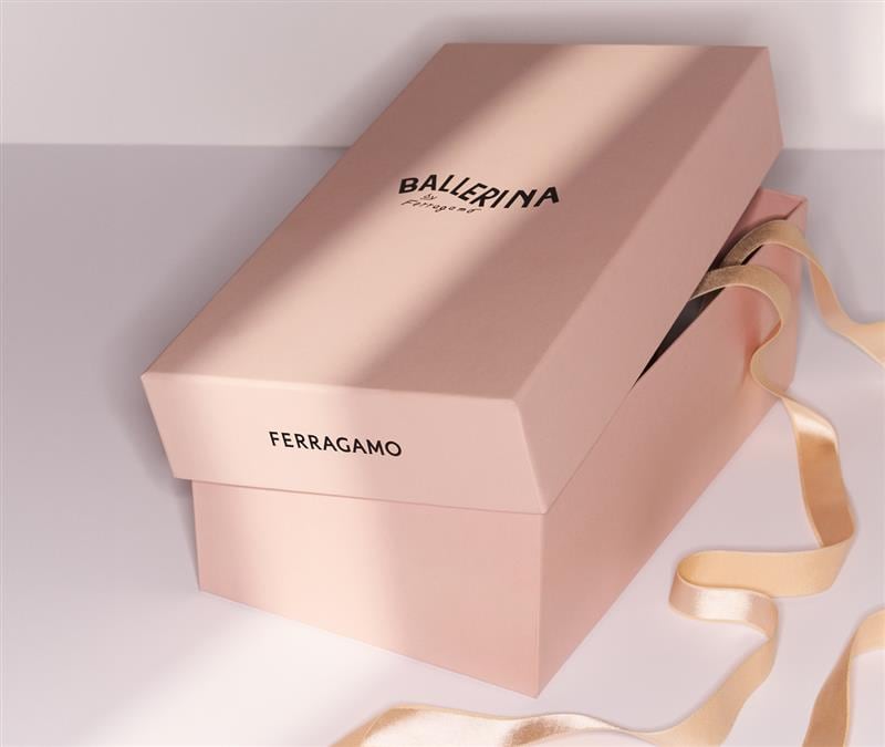 FERRAGAMO-TEASER-011-027_desk