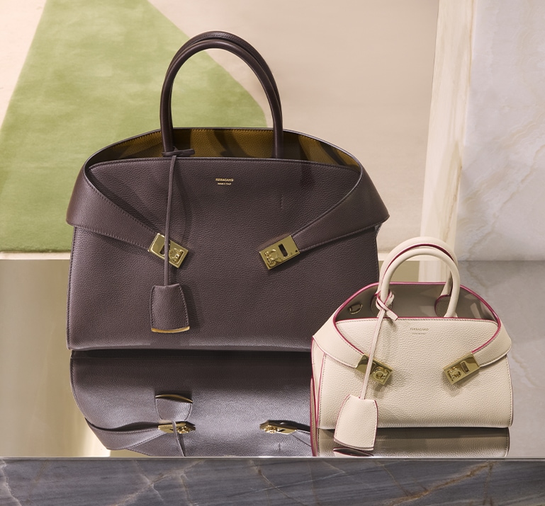 【★完売必至★】Salvatore Ferragamo ☆ HUGクロスボディバッグ Hug ミニ クロスボディバッグ - ウィメンズ | Ferragamo