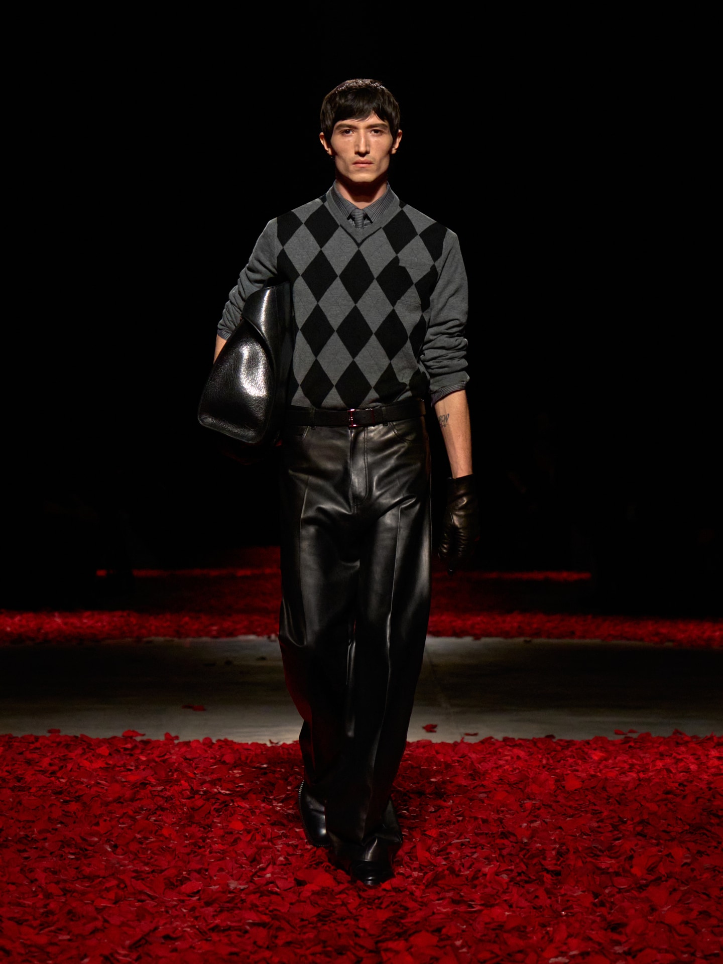 フェラガモ　ネイビー　ニットスカート フェラガモ(Ferragamo) 2025年春夏ウィメンズコレクション