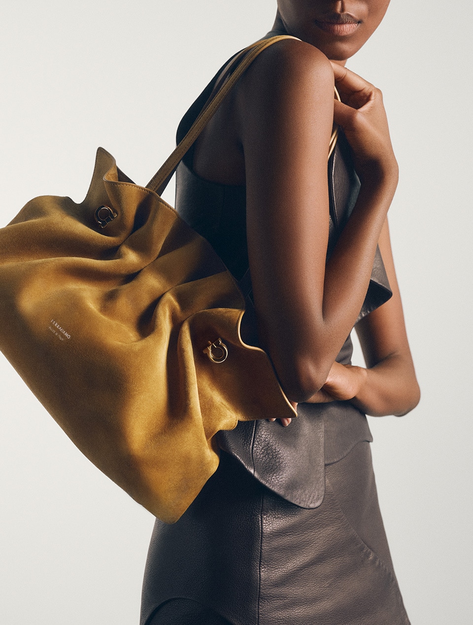 【VIP価格】FERRAGAMO Soft Shoulder Bag Soft-bag: the new women's bag by Ferragamo