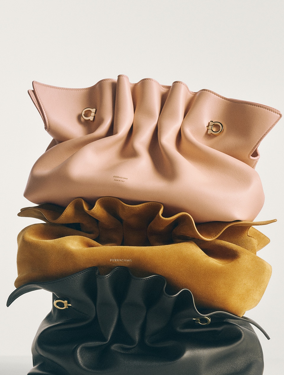 Soft-bag：フェラガモの新作レディースバッグ