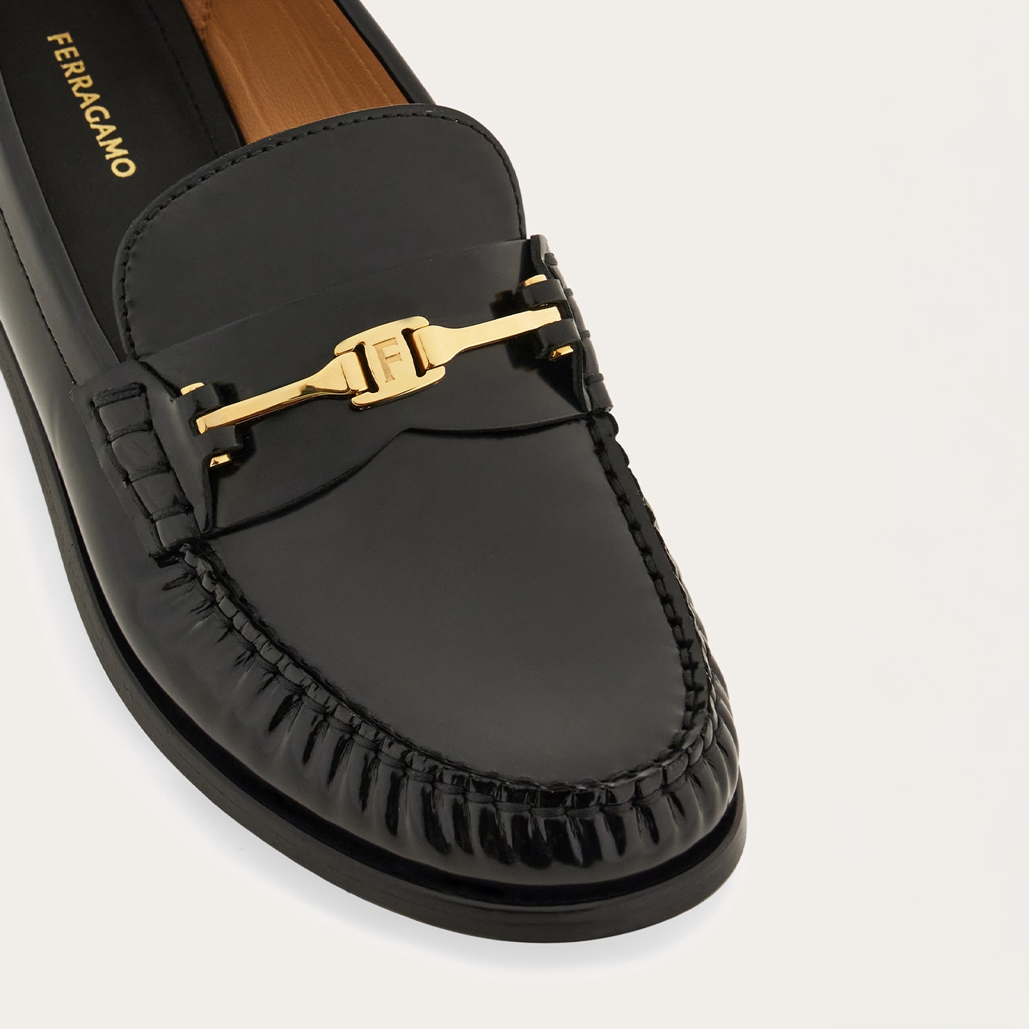 Ferragamo サイズ6.5 EE Amazon.com | Ferragamo SEUL (EE/Wide) Leather Cap Toe Welted
