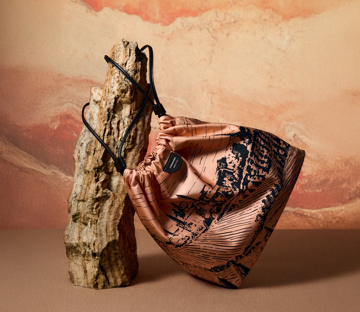 BTE-desktop-dust-bag