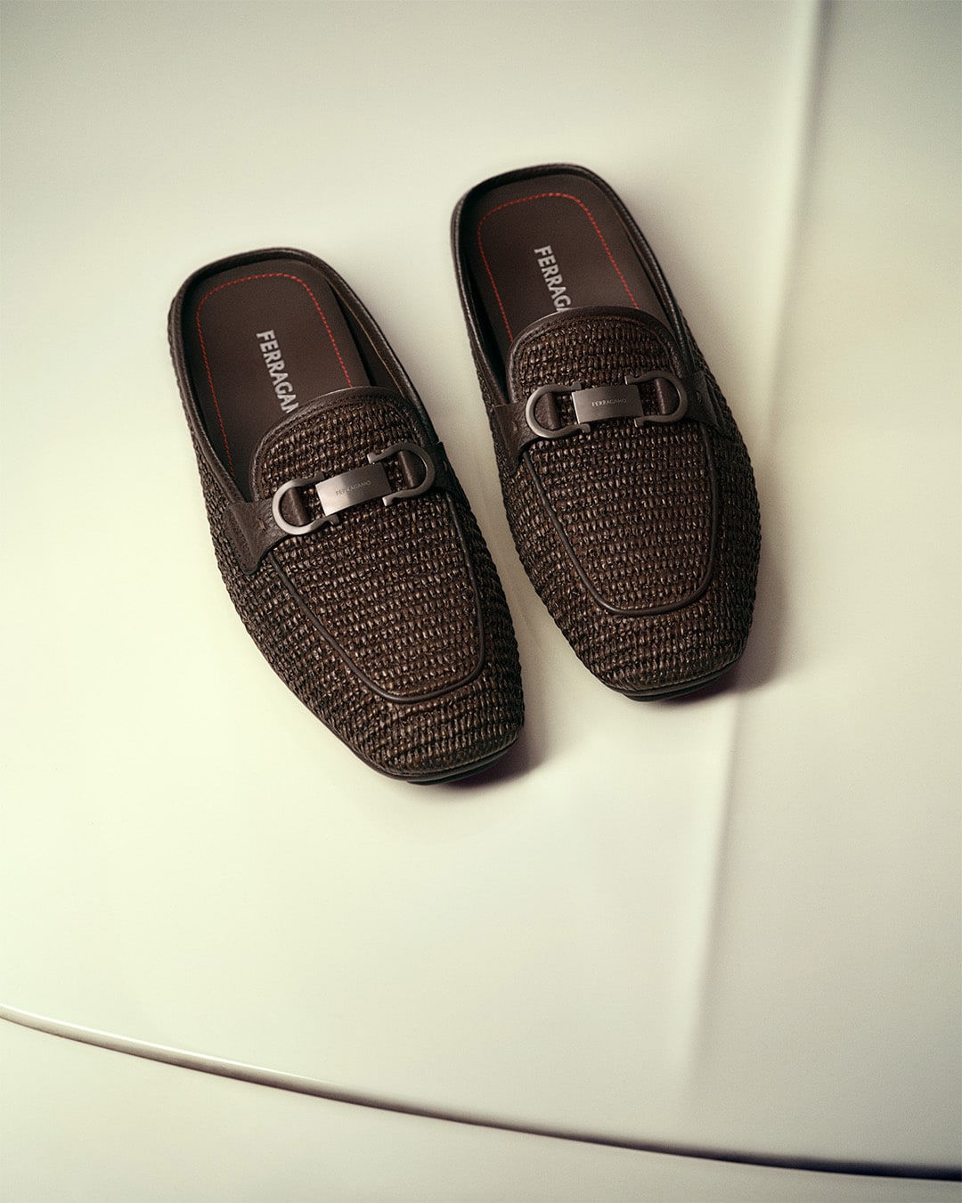 Salvatore Ferragamo アスコットタイ【ローマ路面店購入の逸品】 トラメッザ レースアップ - メンズ | Ferragamo