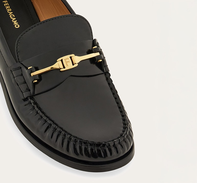 Salvatore Ferragamo パープル フラットシューズ　サイズ7 Salvatore Ferragamo紫スエード フラットシューズ7C