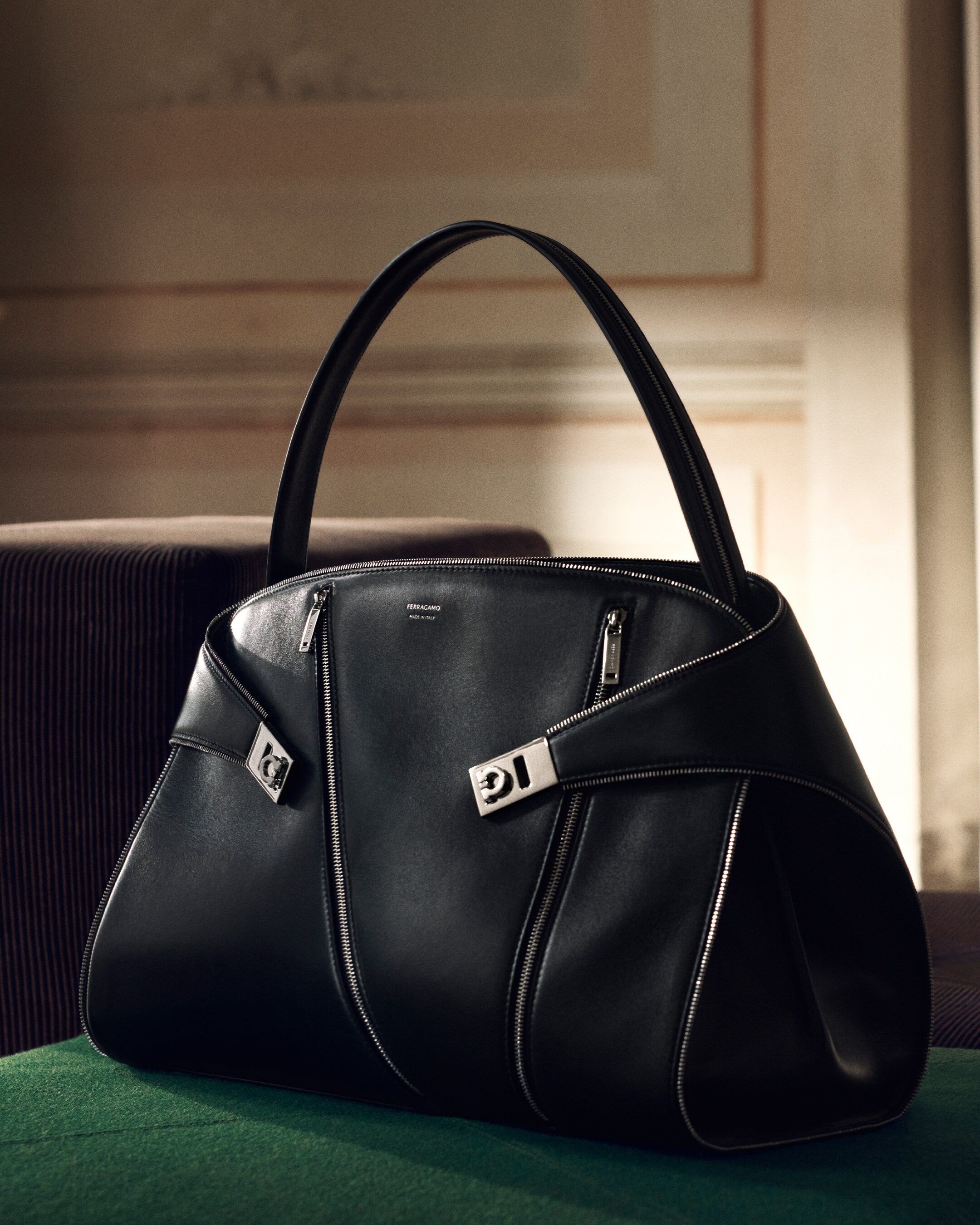 ココザキですスッキリしたお洒落な「フェラガモ」ジャケット ココザキですスッキリしたお洒落な「フェラガモ」ジャケット