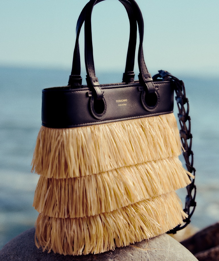 Ferragamo Hug Bag | Ferragamo US
