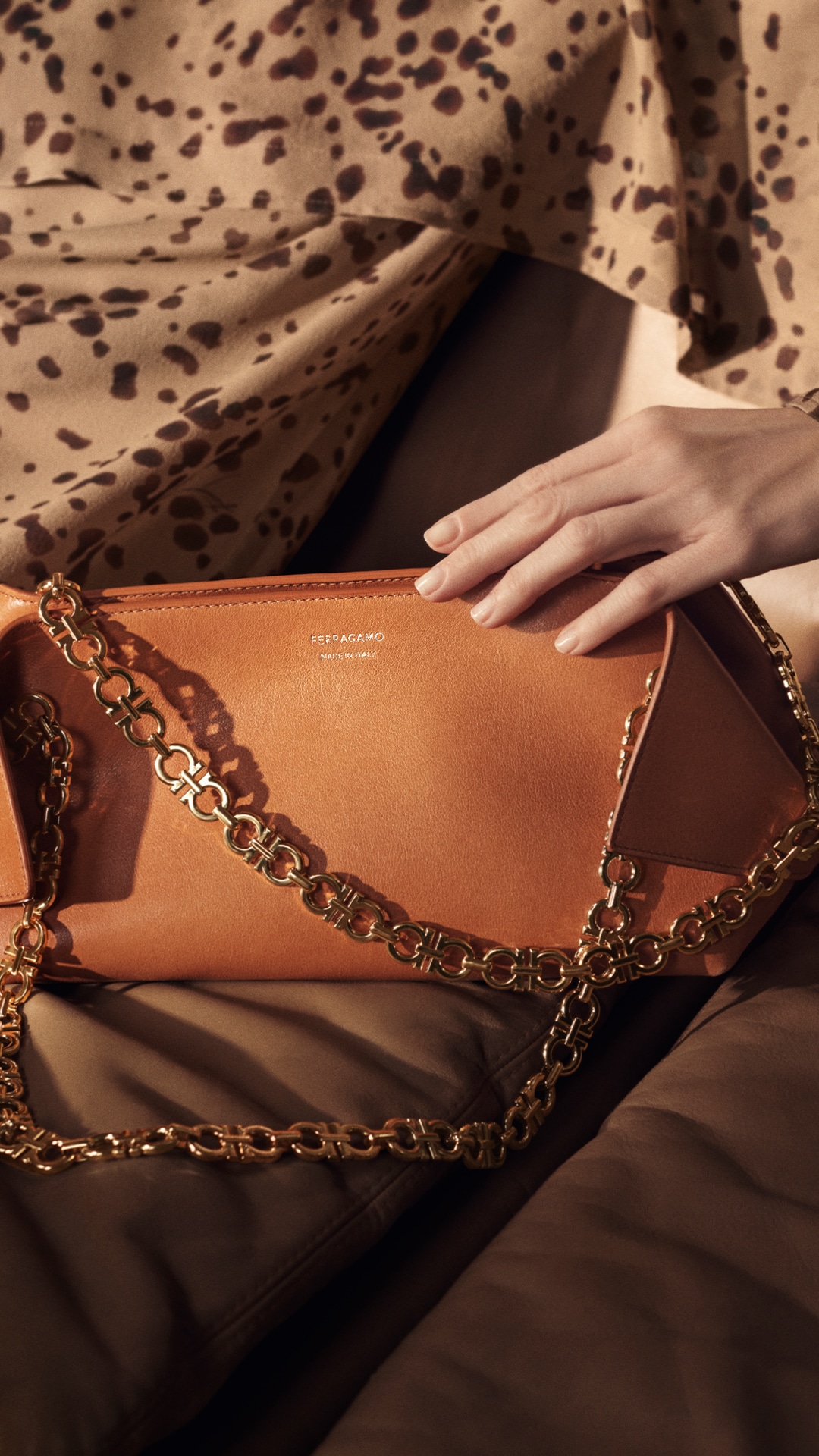 バッグ Archive Salvatore Ferragamo leather bag Salvatore Ferragamo Black Patent Leather Marisa Shoulder Bag