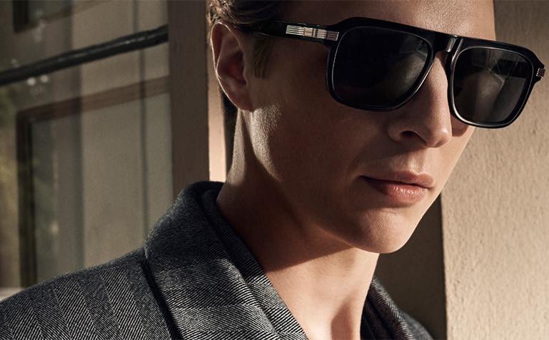 Salvatore Ferragamo サングラス　ブラック　シルバー金具 Salvatore Ferragamo サングラス ブラック シルバー金具