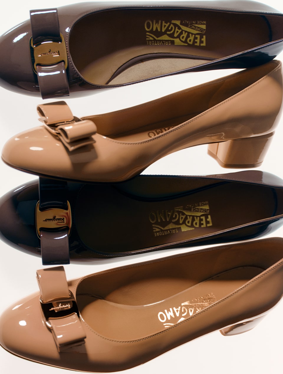 SALVATORE FERRAGAMO ハラホウティテルスリッホンフ 【関税込】 ヴァラ・リボン