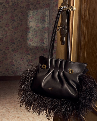 フェラガモ 公式サイト | レディース クラッチ バッグ