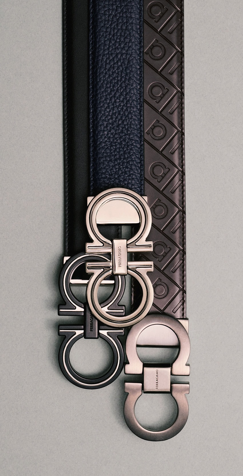 Salvatore Ferragamo レザーサッカーボール ギフトボックス Luxury Gifts 2026 | Ferragamo OE