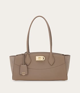 ⭐︎最終　Salvatore Ferragamoフェラガモ Studio Bag Ferragamo Studio Bag | Ferragamo US