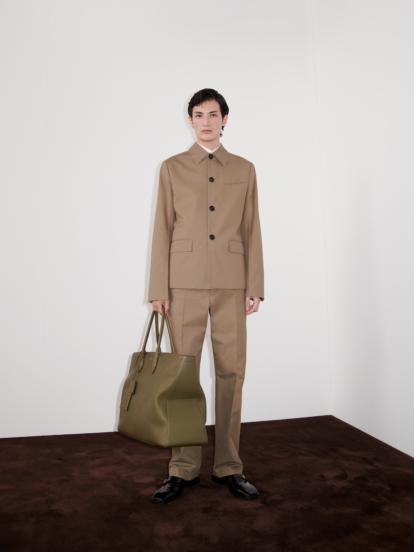 コート Salvatore Ferragamo Brown Suede Overcoat Ferragamo Brown Suede Overcoat For Timeless Elegance – LOZURI®