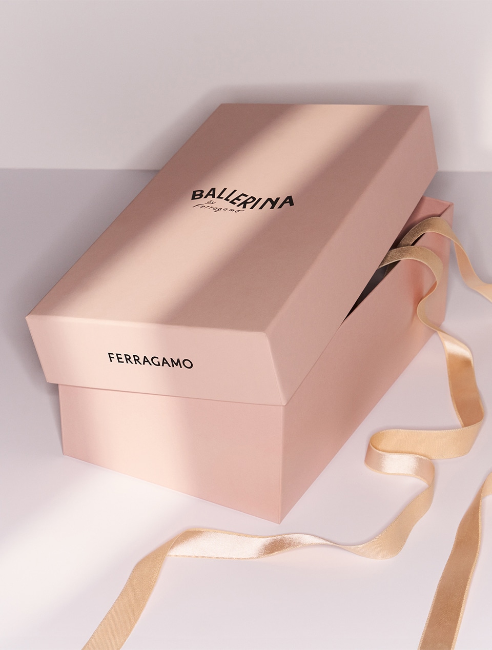 Vara bow ballet flat - Women | Ferragamo