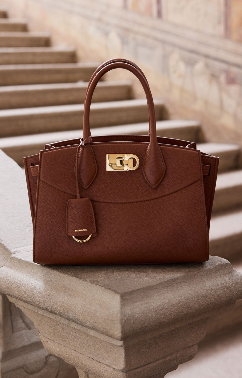 サルバトーレフェラガモ　スタジオバッグ サルヴァトーレ フェラガモ Salvatore Ferragamo ハンドバッグ 211424