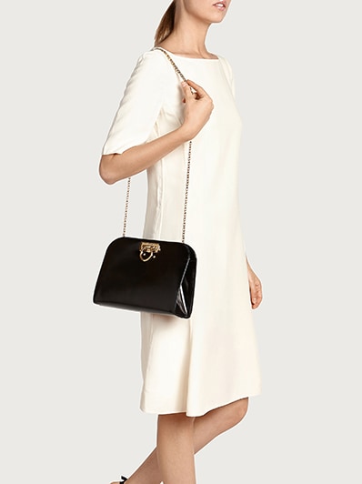 ☆関税込☆【FERRAGAMO】クロスボディバッグ DIANA MINI Ferragamo Diana mini clutch for Women - Black in USA | Level