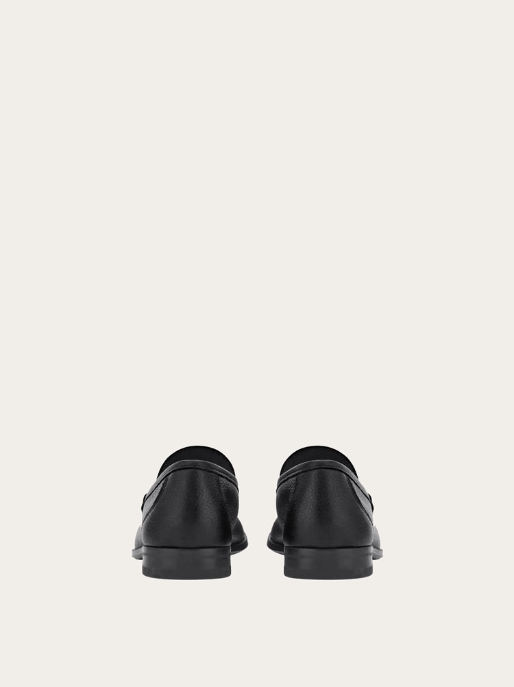 靴 Salvatore Ferragamo GARDAT 8 25cm 26cm Ferragamo | Garda black patent gancini pumps | Savannahs