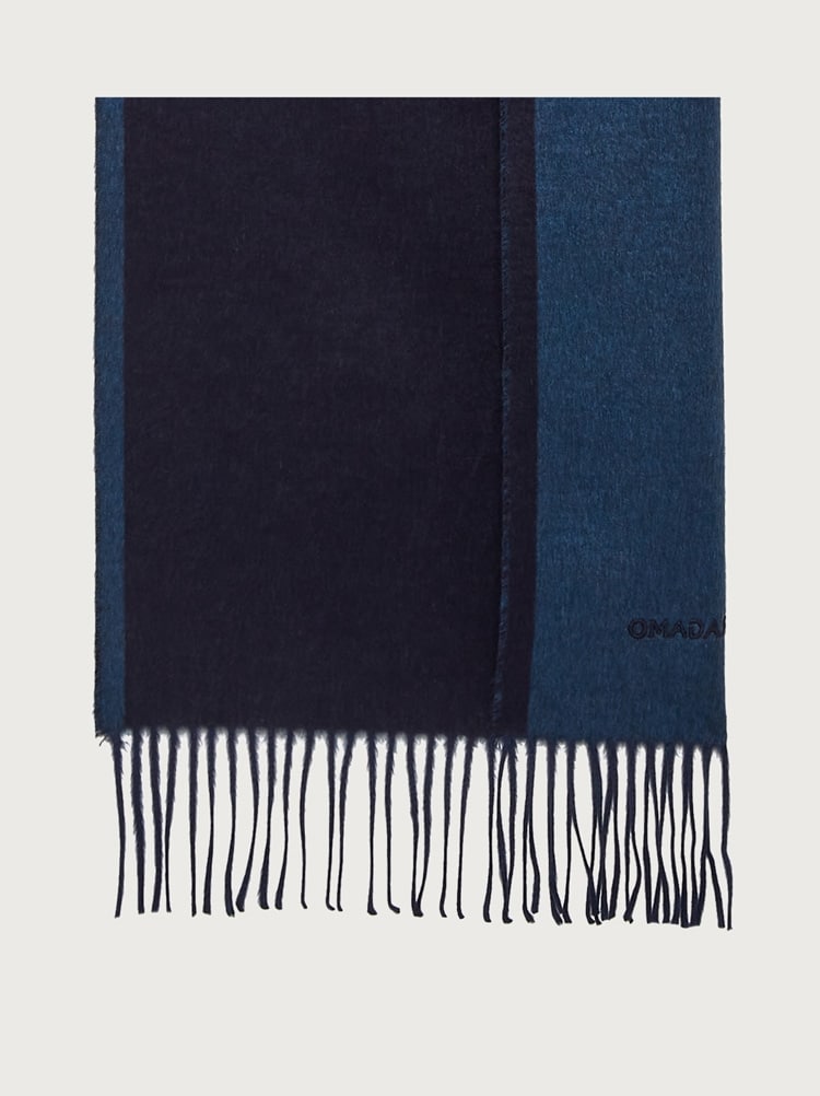 Scarf with fringes Gallery image 3