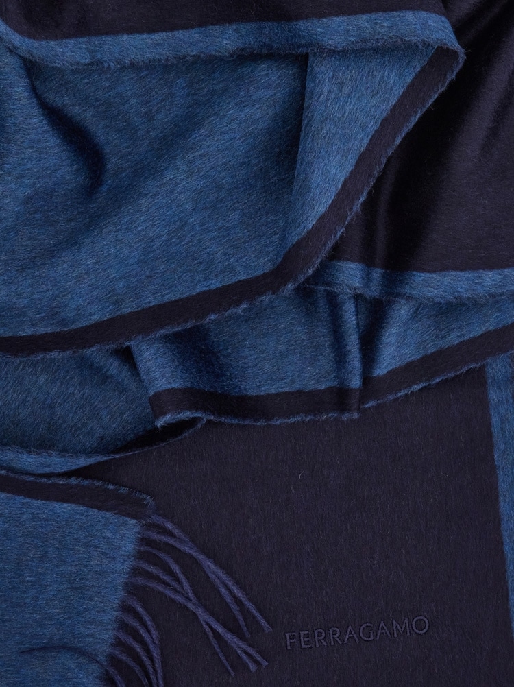 Scarf with fringes Gallery image 6