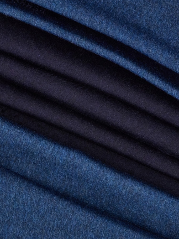 Scarf with fringes Gallery image 7