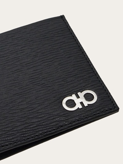 Ferragamo正規品/関税送料込み Double Gancini Trifold Wallet Salvatore Ferragamo Gancini Black Leather Trifold Wallet [VG