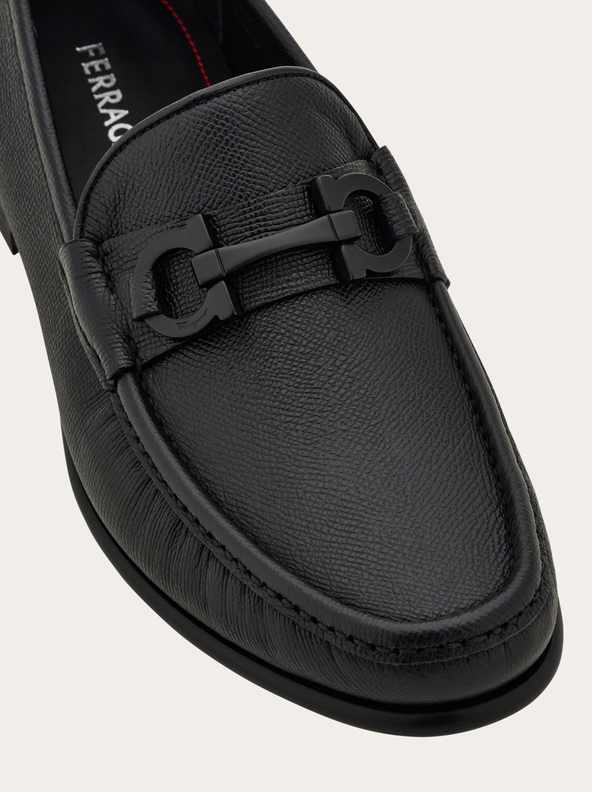 Salvatore Ferragamo サングラス ブラック シルバー金具｜Yahoo