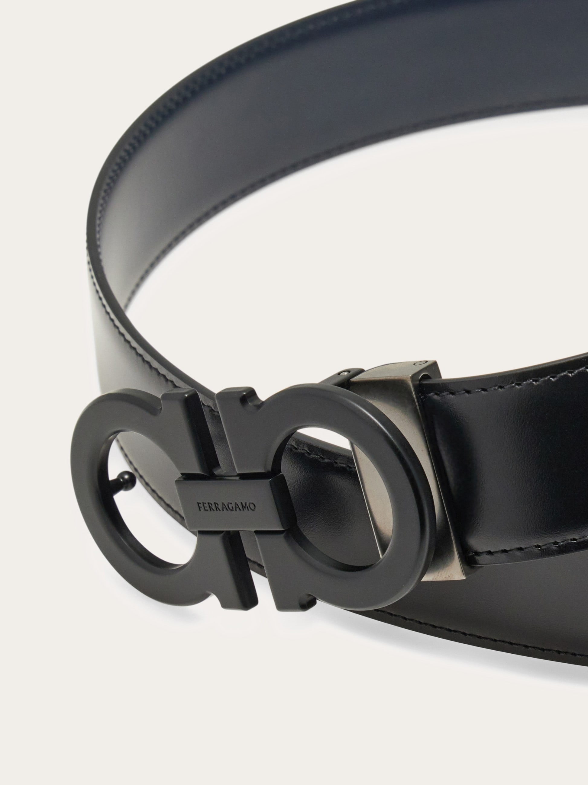 Reversible and adjustable Gancini belt - Men | Ferragamo