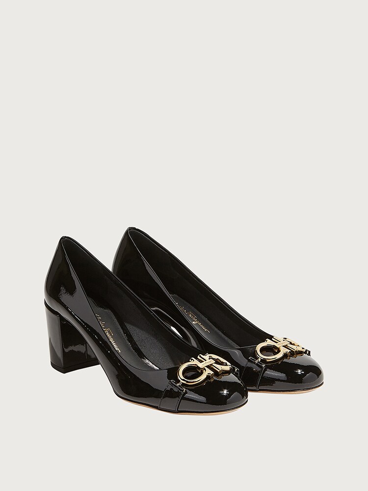 ferragamo gancini pump