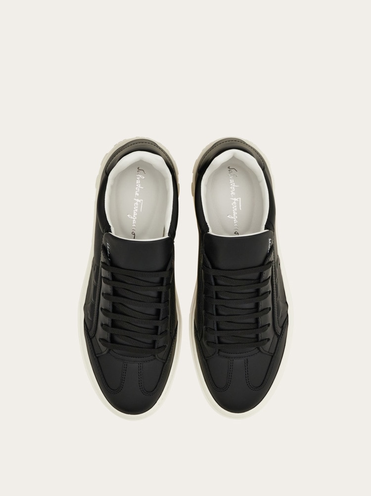 スニーカー FERRAGAMO GANCINI LEATHER SNEAKERS Gancini sneaker - Men | Ferragamo