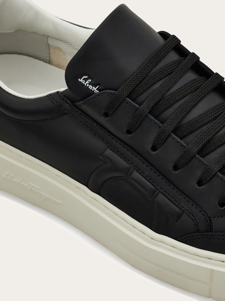 【送料&関税込】Ferragamo Sneakers With Gancini Plaque s-l400.jpg