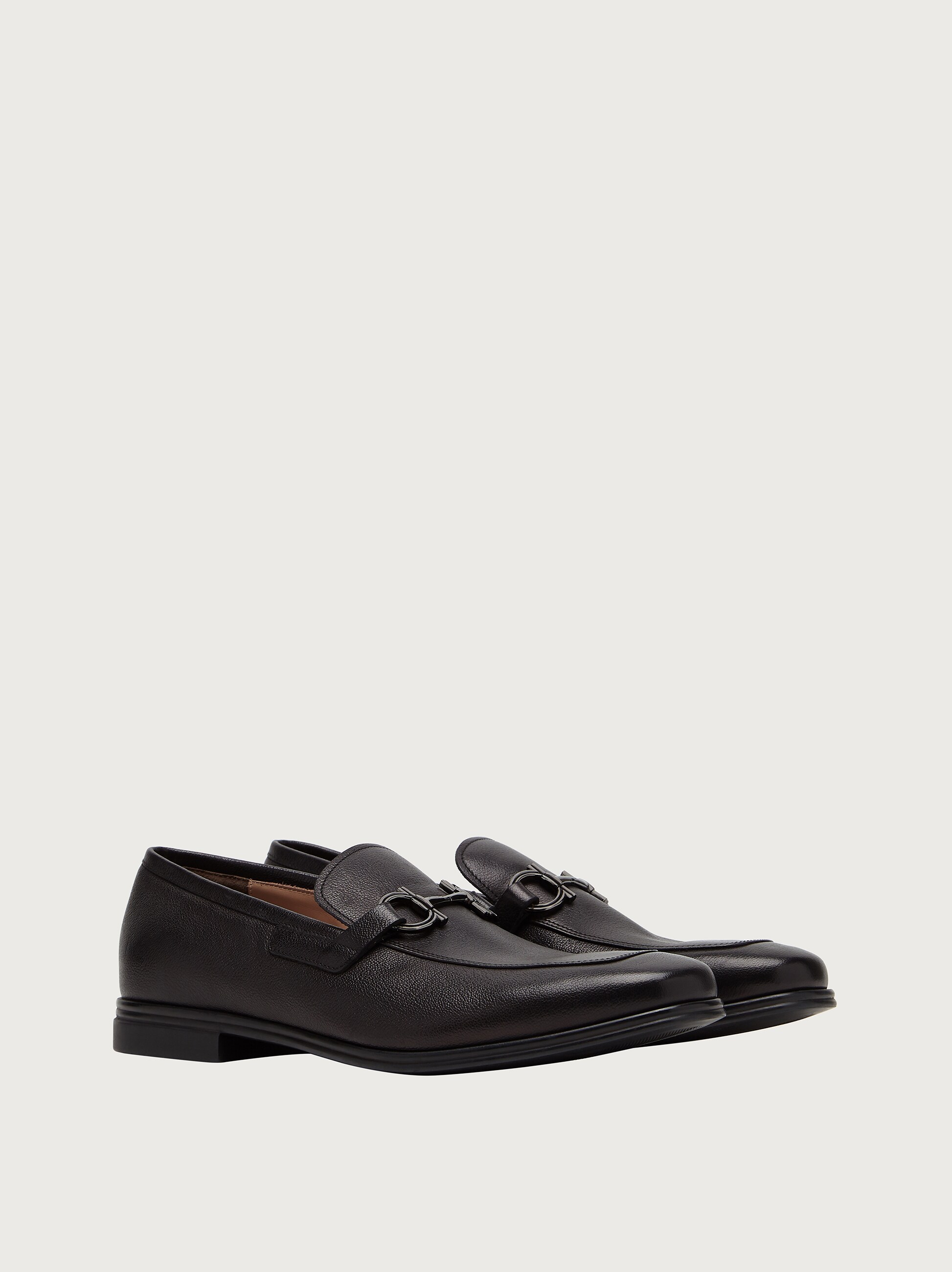 Mocasín ornamento Gancini - Zapatos - Hombre - Salvatore Ferragamo ES