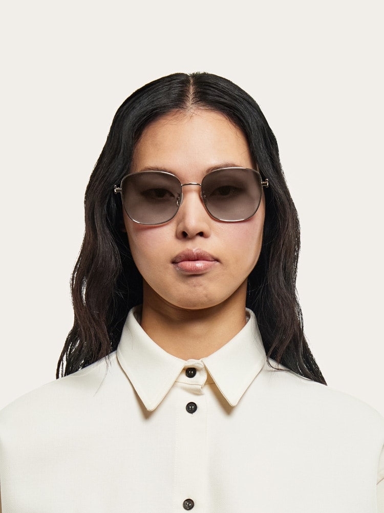 Square frame sunglasses Gallery image 3