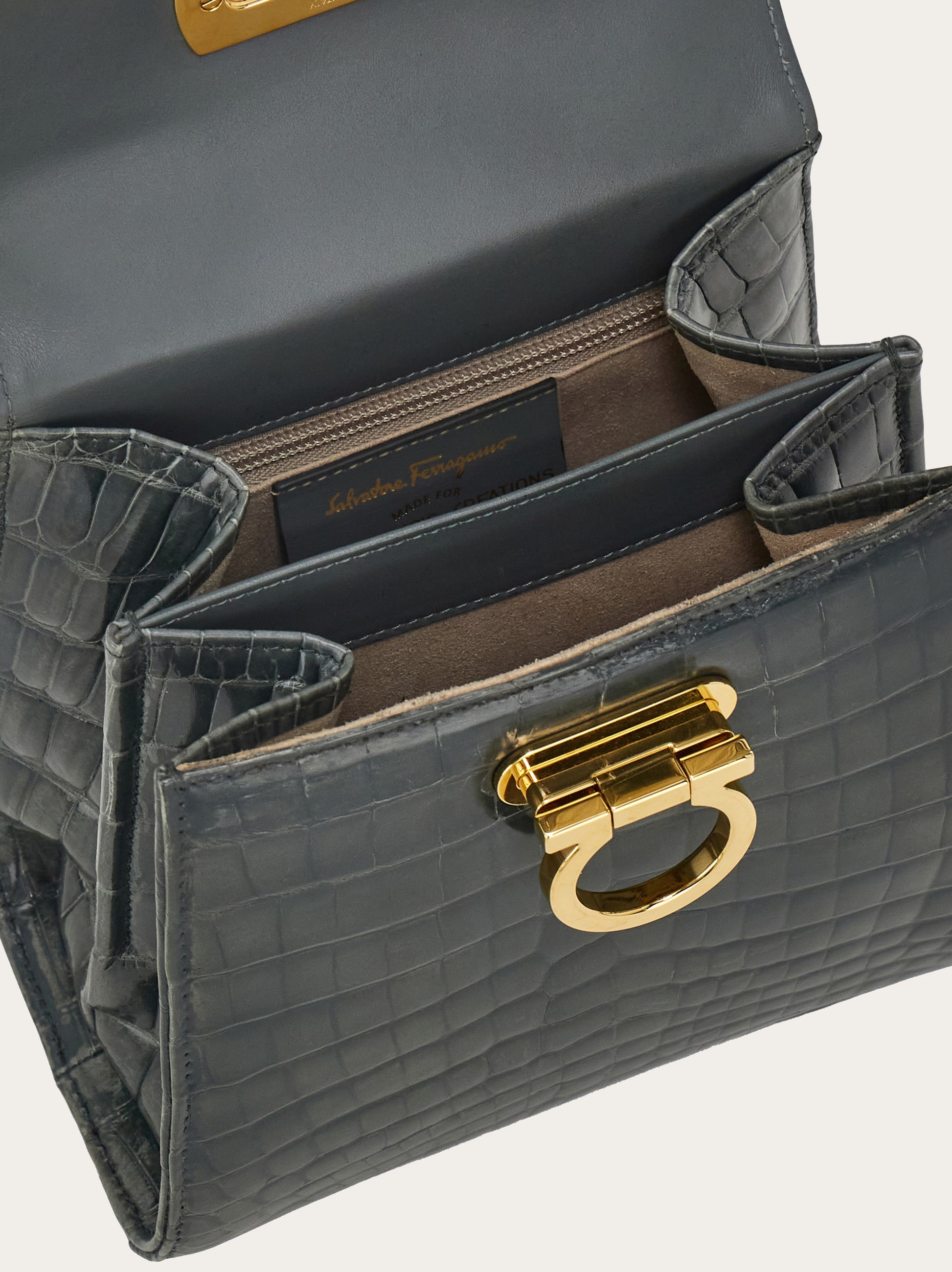 Iconic Top Handle (S) - Women | Ferragamo