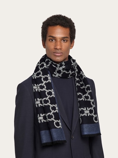 SALVATORE FERRAGAMO Brown カシミア Scarf SALVATORE FERRAGAMO Cashmere Scarf - One Size – LuxAnthropy