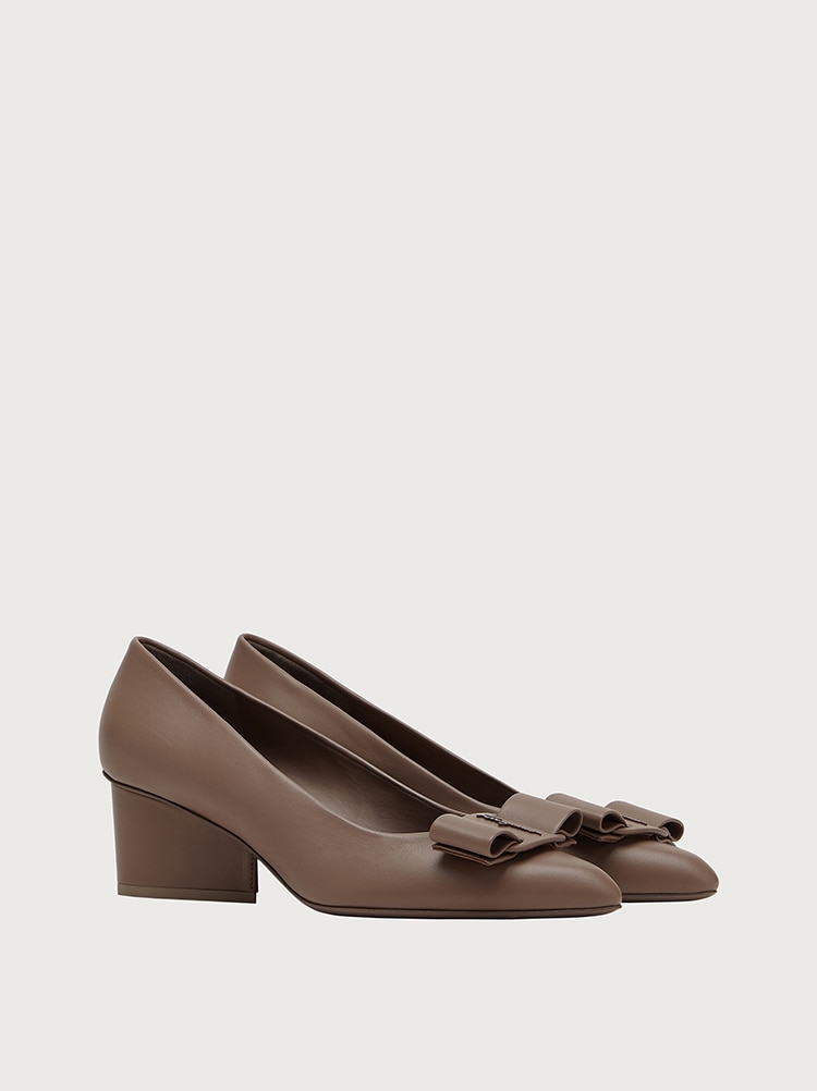 Salvatore Ferragamo Viva Leather Pump, 6.5 / Gray