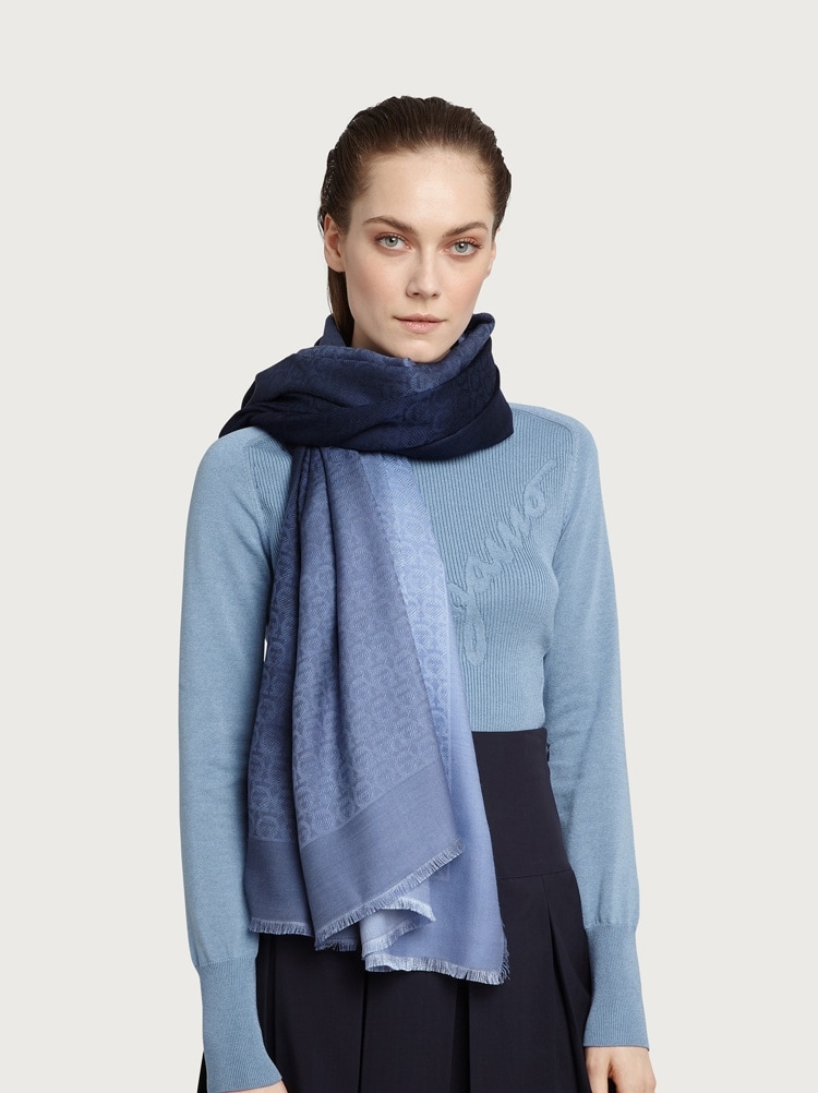 간치니 숄 Gallery image 3