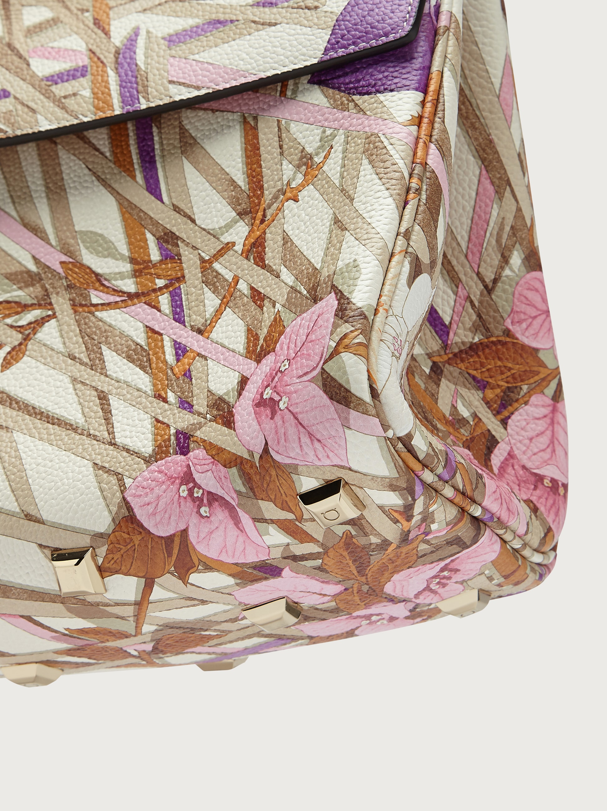 FERRAGAMO STUDIO BAG (スモール) - ハンドバッグ - ウィメンズ FERRAGAMO STUDIO BAG (スモール) - ハンドバッグ - ウィメンズ
