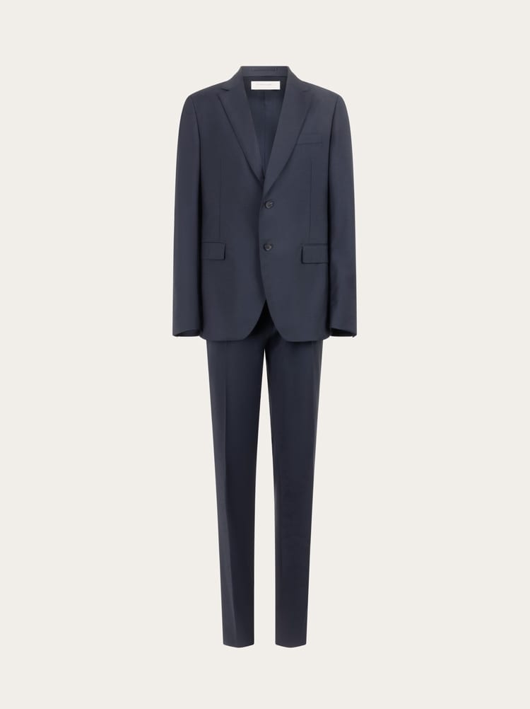Plain suit in wool Gallery image 1