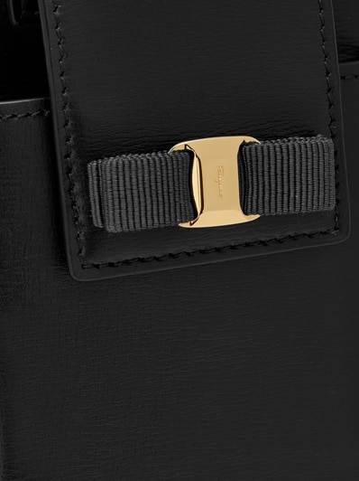 iPhone・スマホケース Ferragamo Vara Bow Smartphone Case Vara Bow smartphone case - Women | Ferragamo