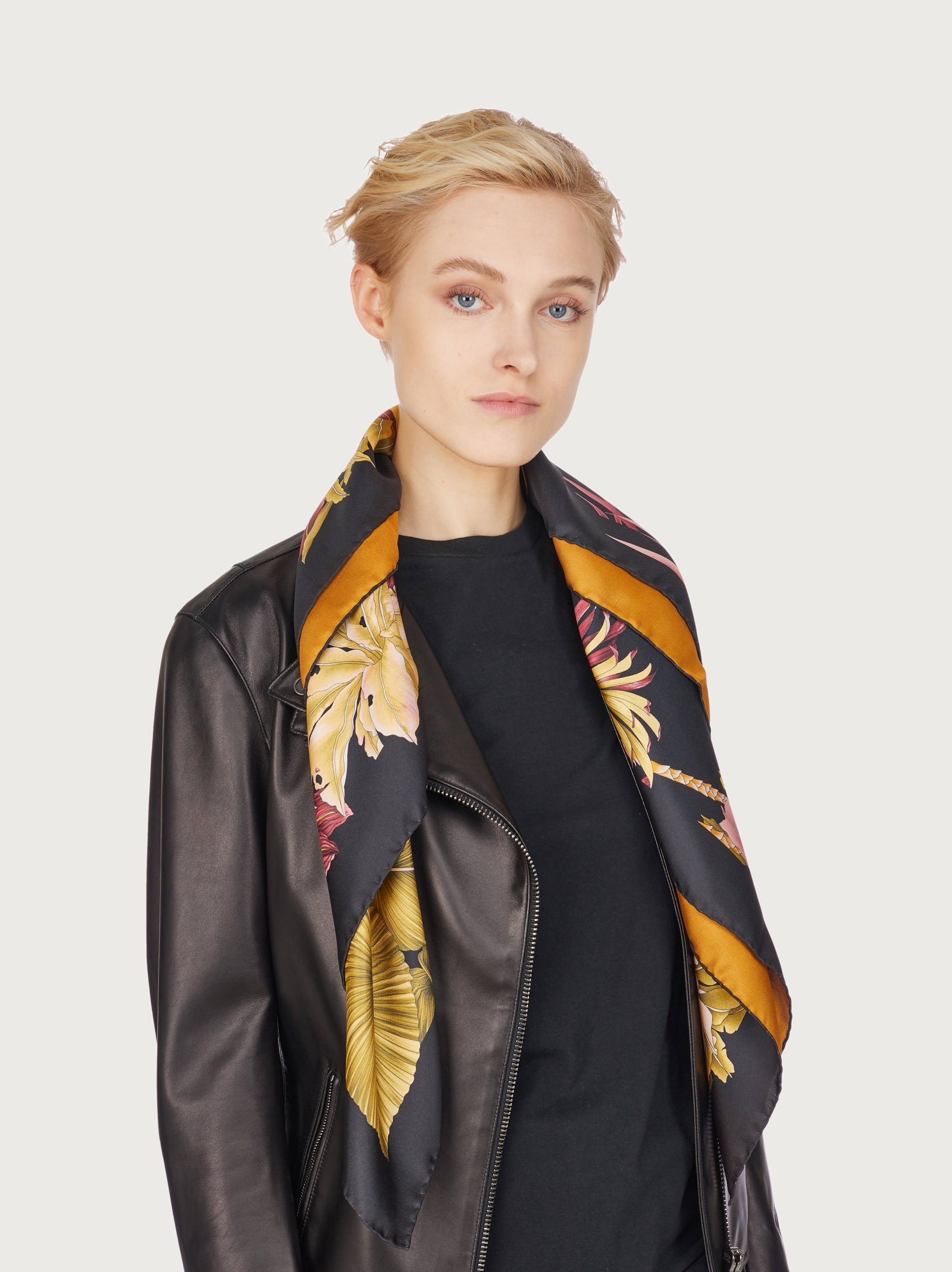 【送料&関税込】Ferragamo India Print Silk Scarf India print silk scarf - Women | Ferragamo