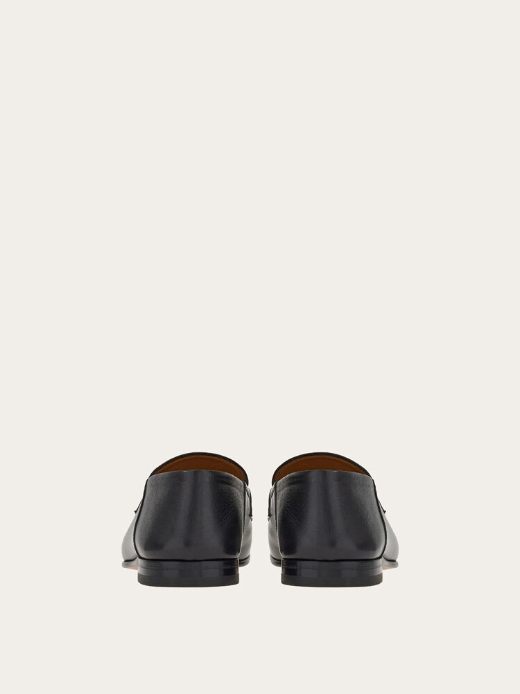 Moccasin mule with Gancini ornament Gallery image 4