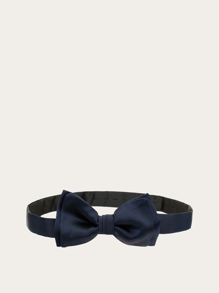 Silk bow tie Gallery image 3
