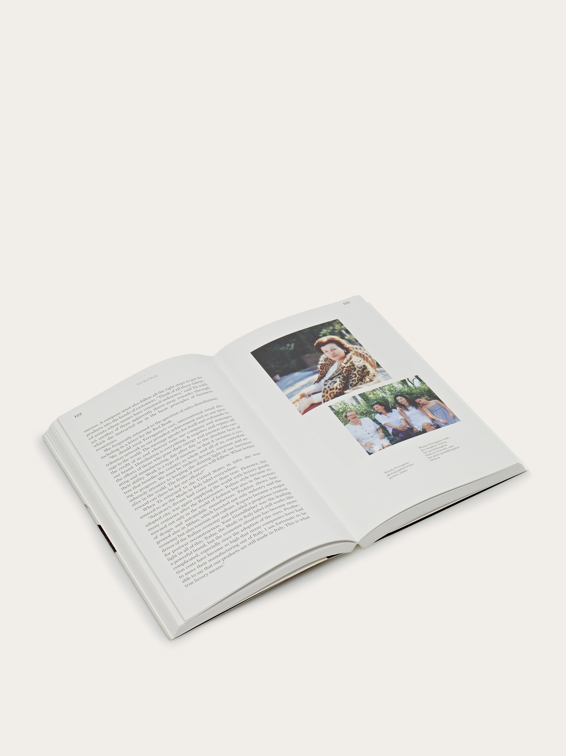 Tà's Red Book. The life of Wanda Ferragamo - Gifts | Ferragamo