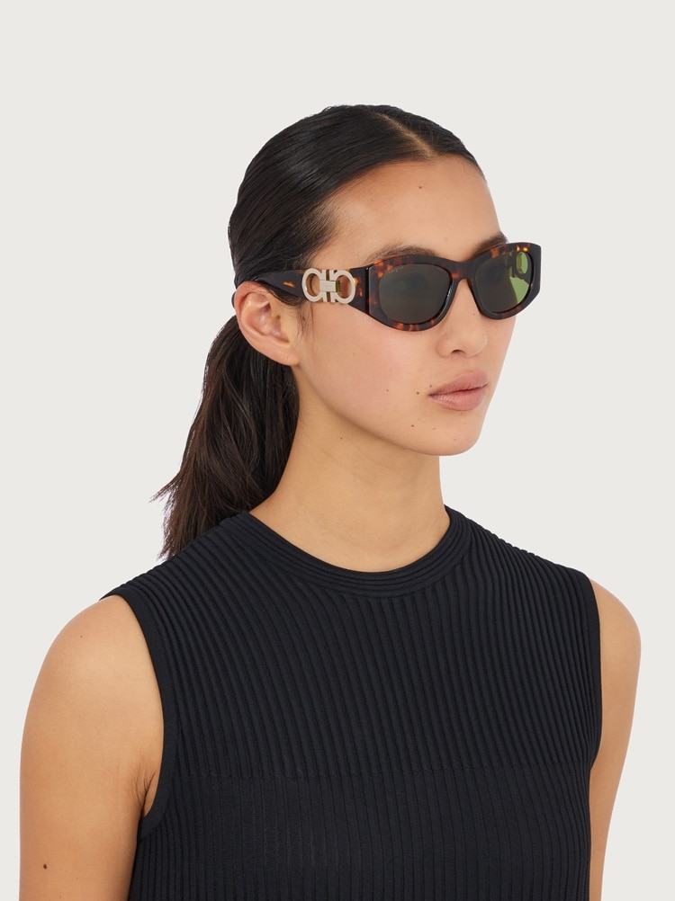 Oval frame sunglasses Gallery image 3
