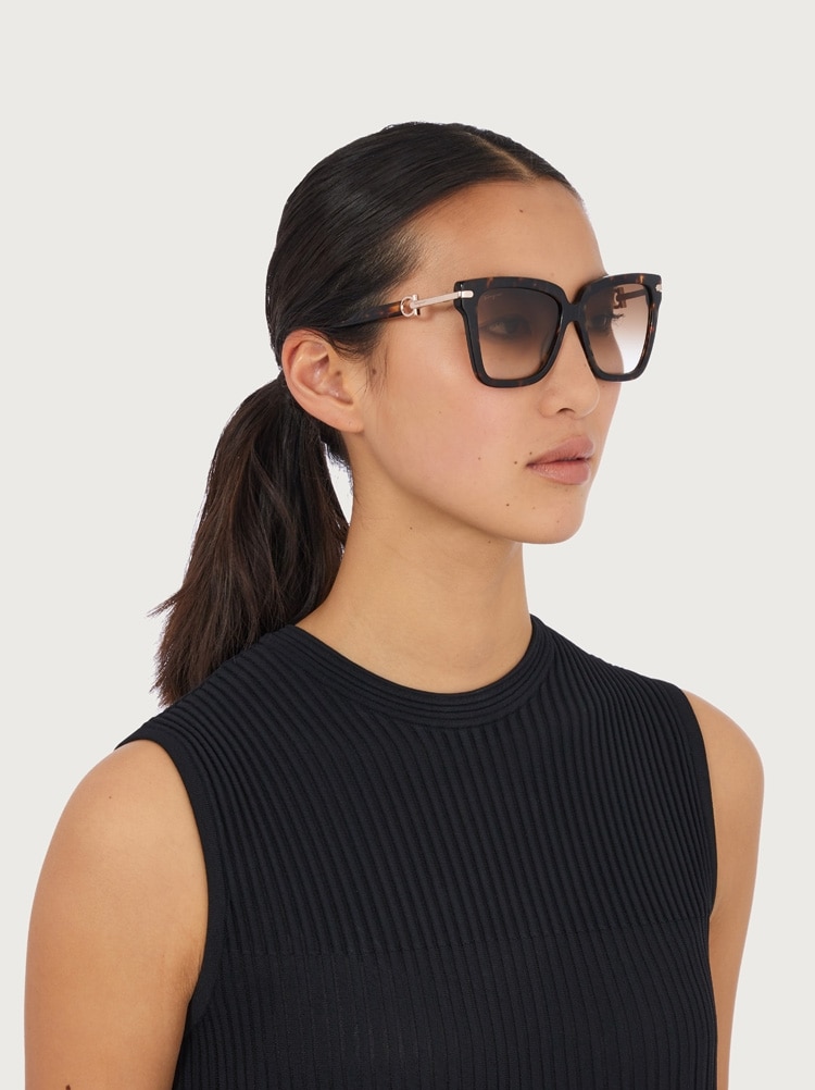 Rectangular frame sunglasses Gallery image 3