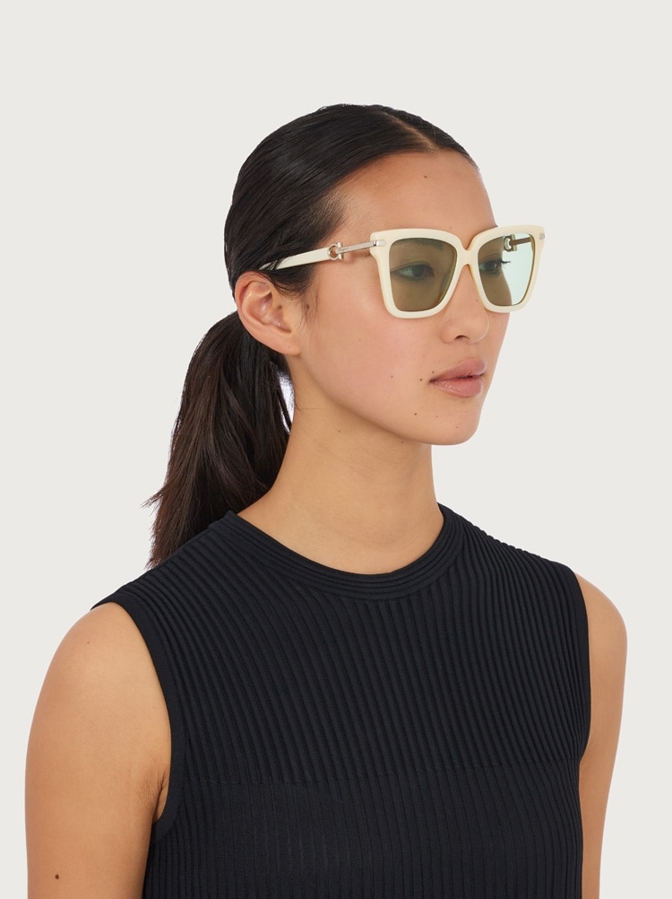 Rectangular frame sunglasses Gallery image 3
