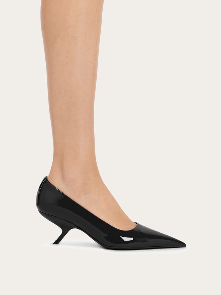 Ferragamo グレージュパンプス パンプス - ウィメンズ | Ferragamo
