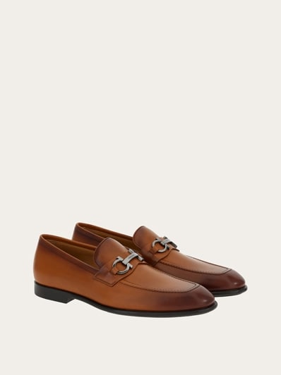 【関税&送料込】Salvatore Ferragamo Caramel Leather Phobos M Moccasin with Gancini ornament - Men | Ferragamo