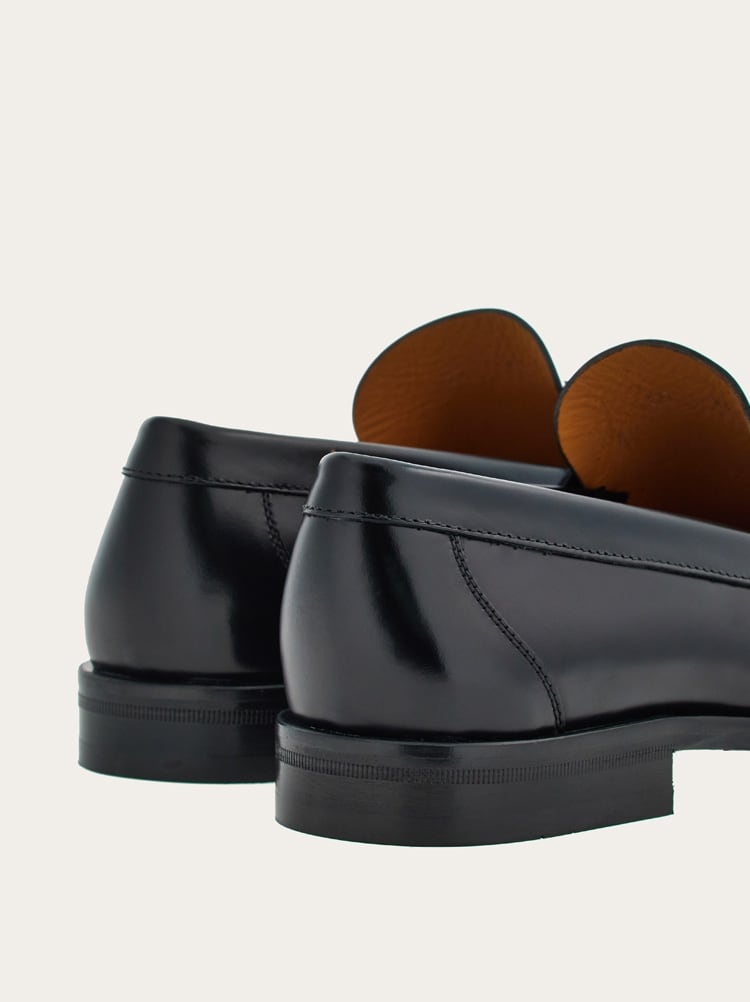 Moccasin with signature Gallery image 5